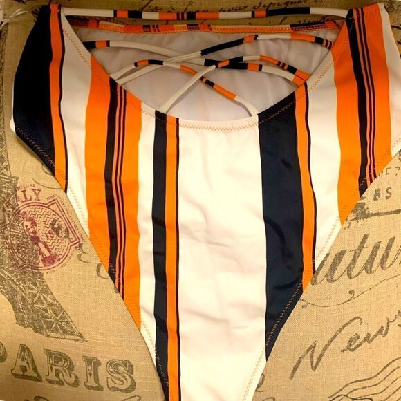 Cupshe Bikini Set Large - Picture 4 of 9